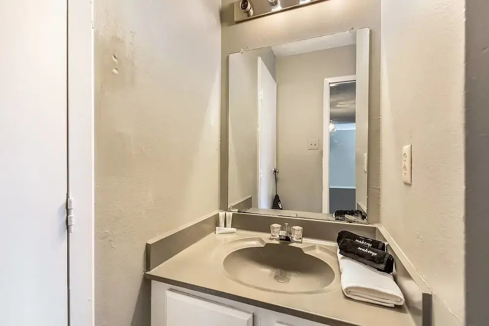 LSU Suite + Pool + Gym — фото 6