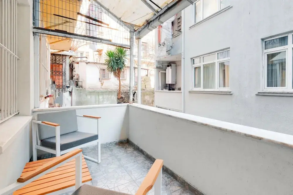 Cozy Flat With Balcony 5 min to Galata Tower