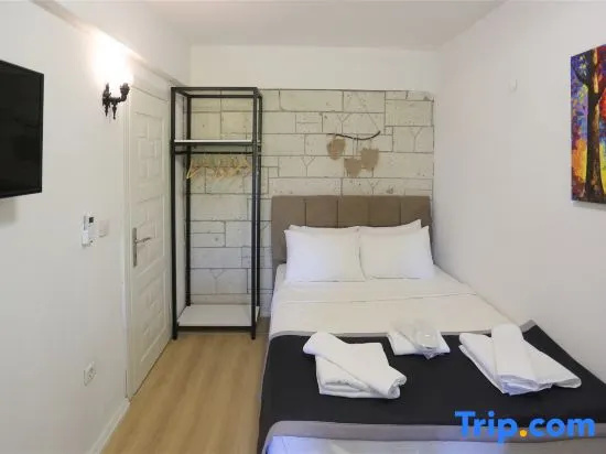 1 Bedroom Standard room with pool view