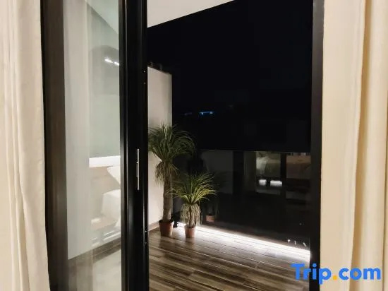 Balcony & Terrace