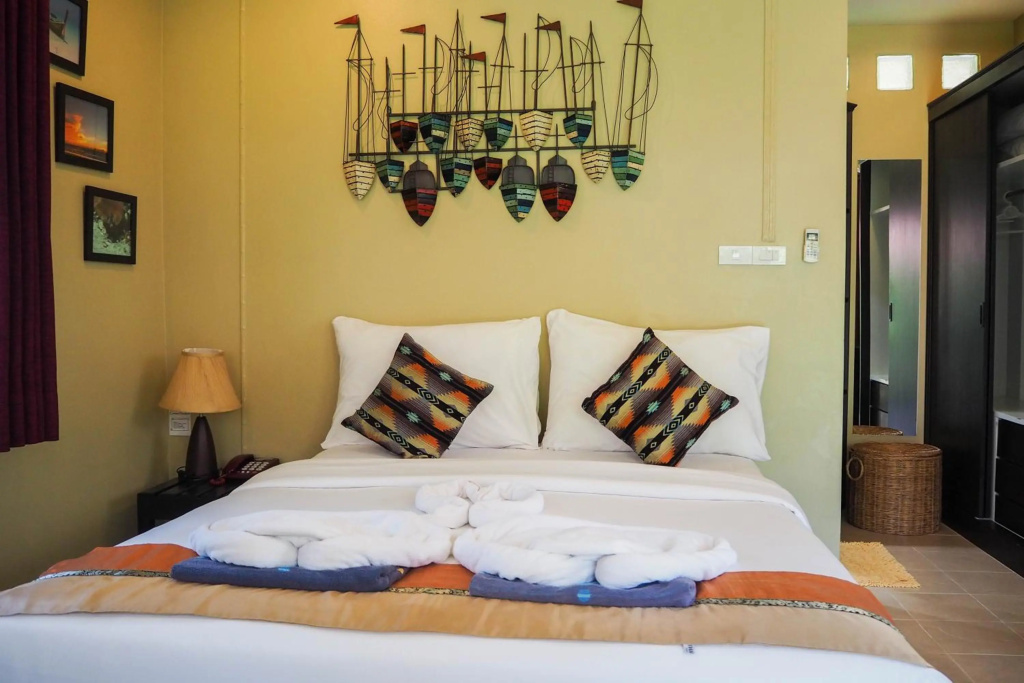 Lanta Castaway Beach Resort — 5