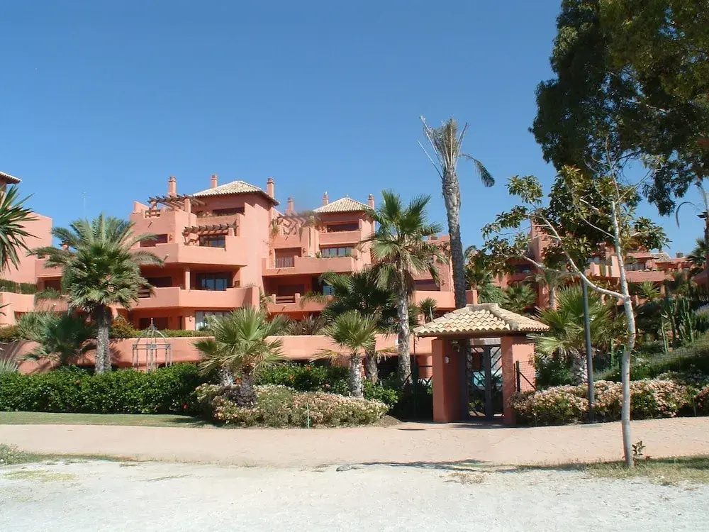5 Exquisite Penthouse Apartment With Outdoor Jacuzzi, Free Wifi And Full Aircon
