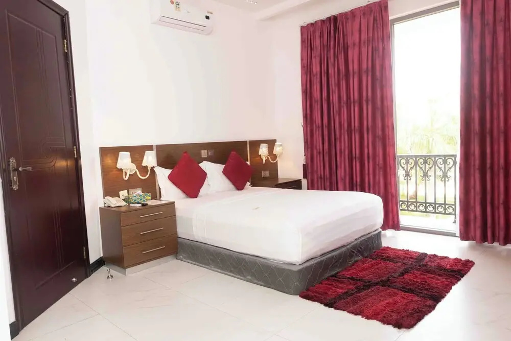 Economy room