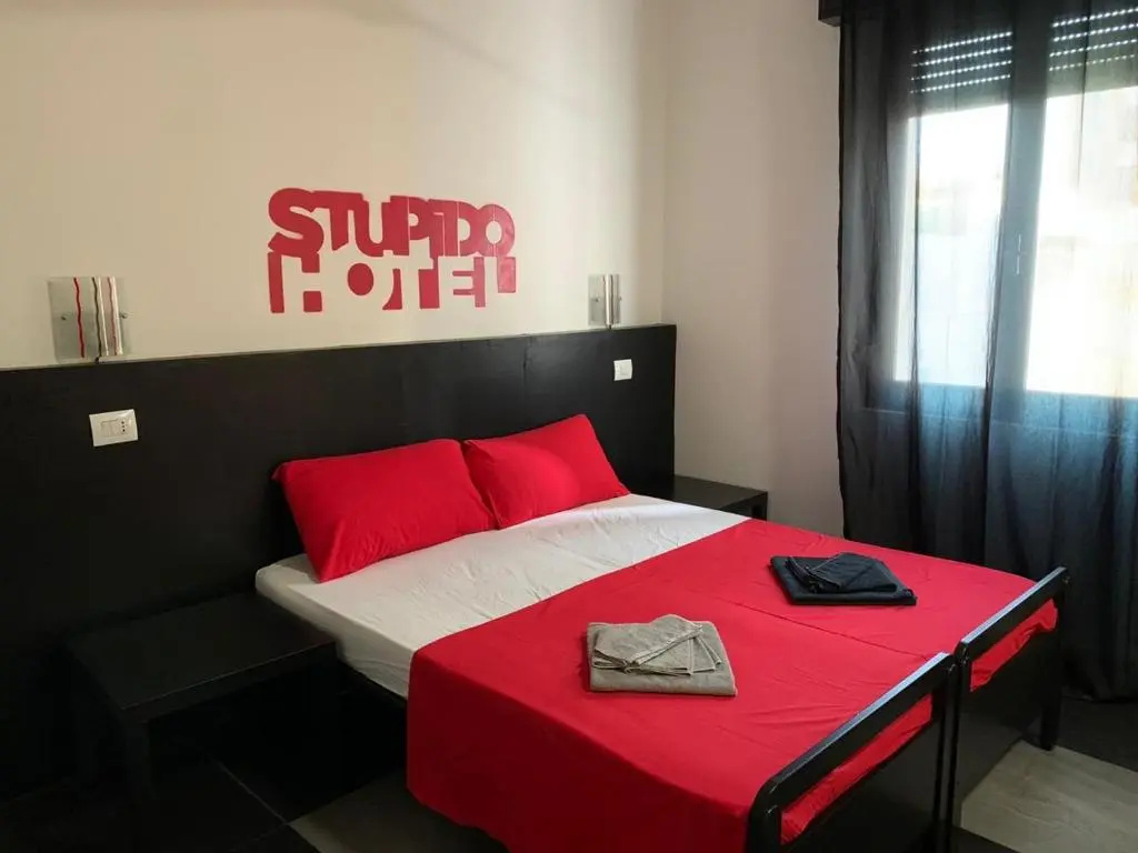 Stupido Hotel - Chambres