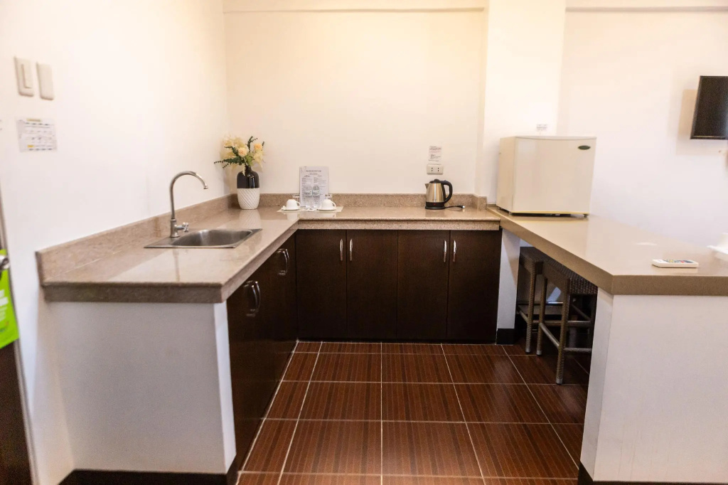 Deluxe Double room (full double bed)