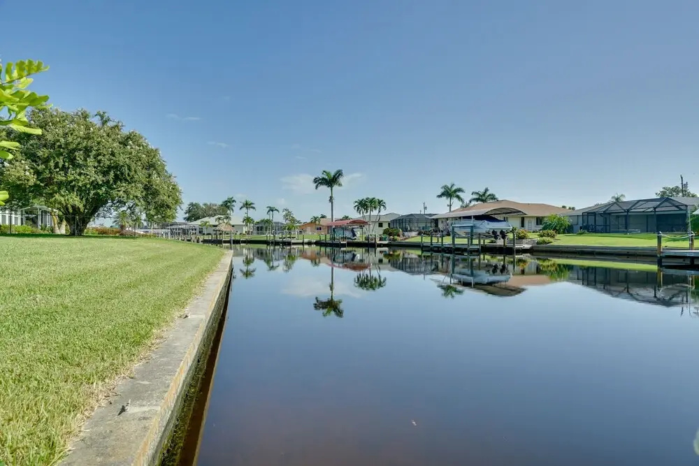 Dock & Screened Porch: Waterfront Cape Coral Home