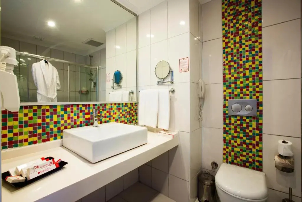 Standard Double room with pool view (full double bed)