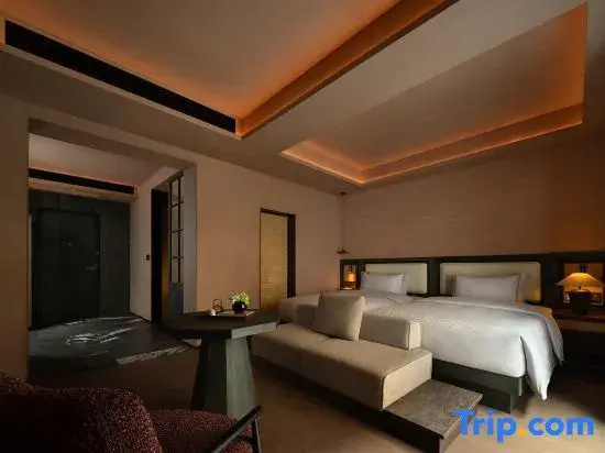 Standard Double room with balcony (full double bed)