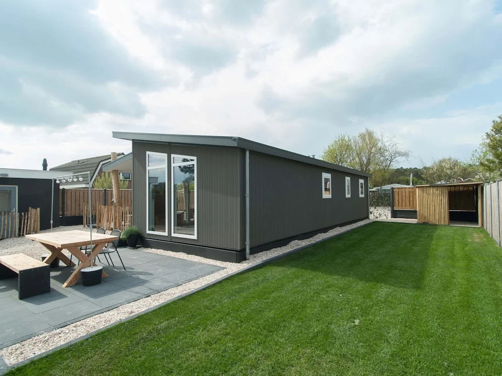 Chalet in Noordwijk Near North Sea Beach