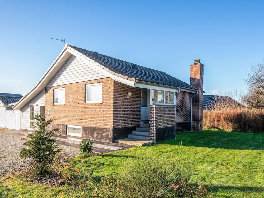 6 Person Holiday Home in Hemmet