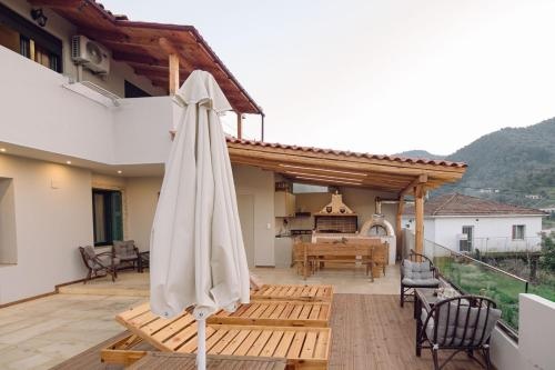 Roxani House — 5