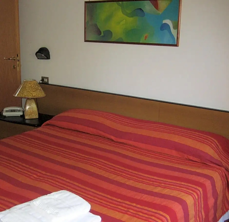 Economy room