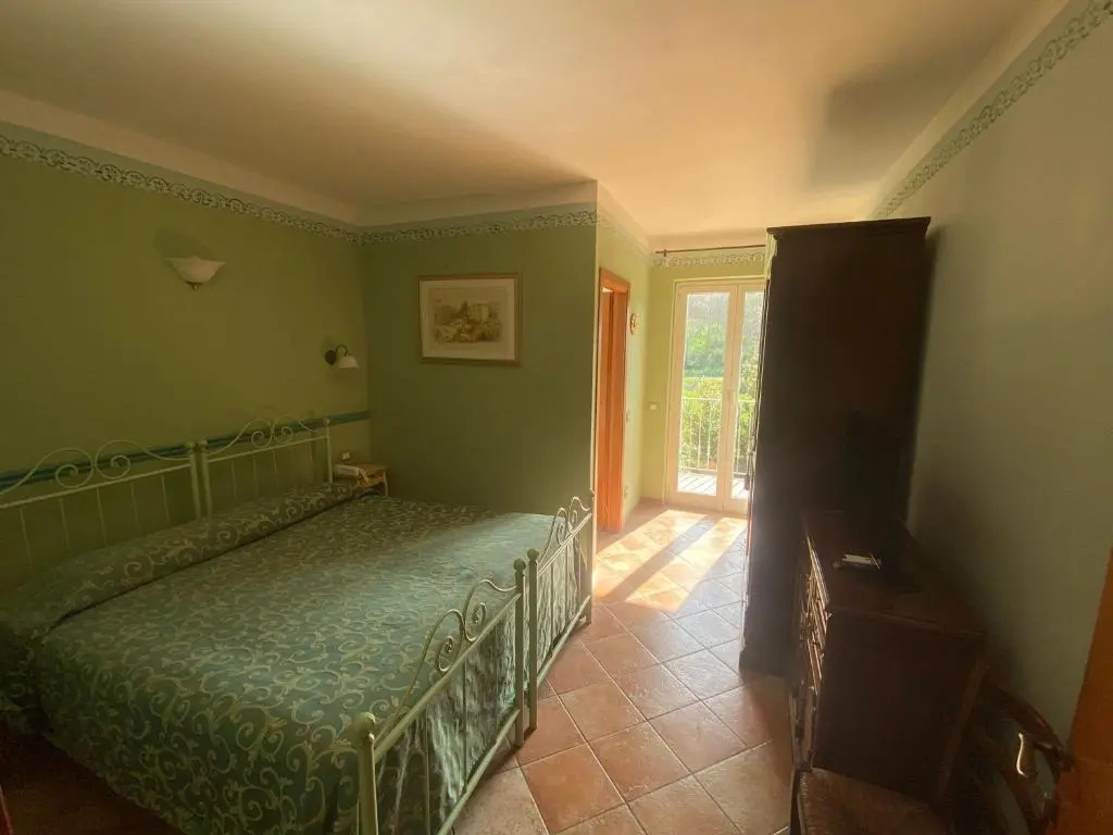 Standard Double room with balcony (full double bed)