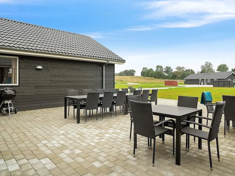Spacious Holiday Home in Grenå near Sea