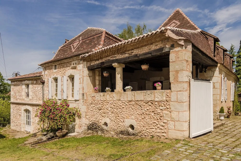 Mansion in Sourzac With Private Pool
