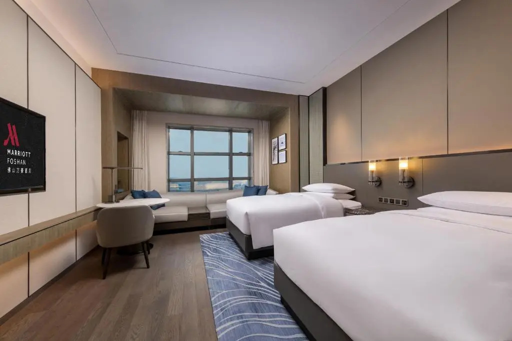 Executive Quadruple Club room