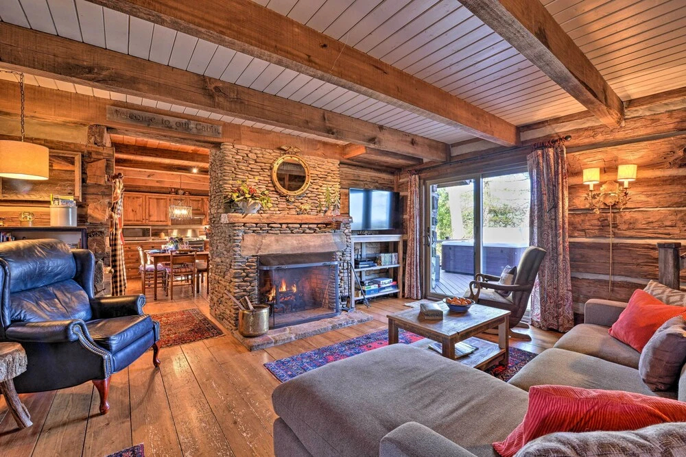 Cabin Near Boone w/ Hot Tub & Mountain Views