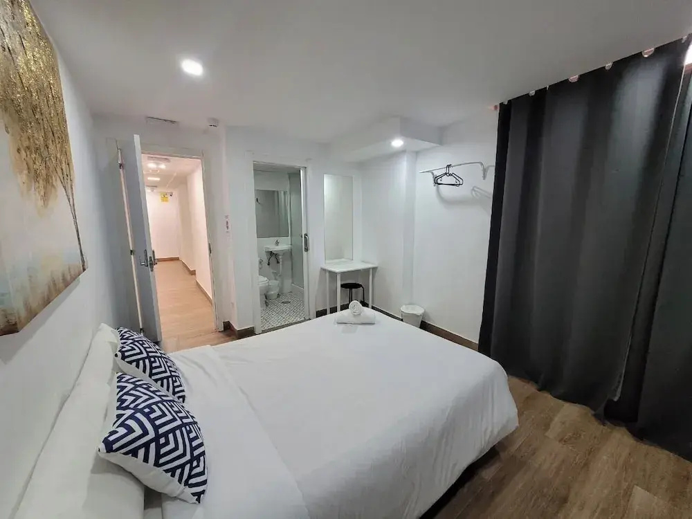 Economy room