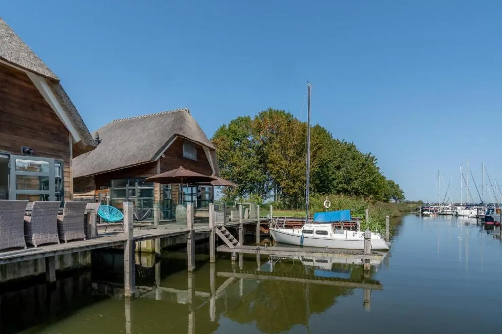 2 Bedrooms Cottage