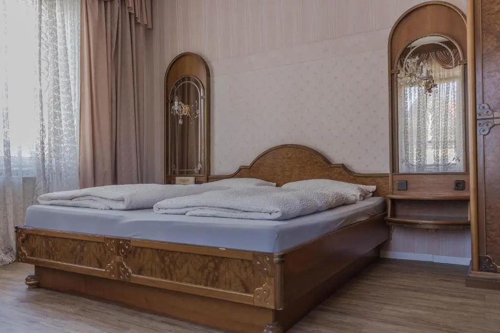 Standard Double room (full double bed)