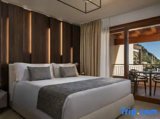 1 Bedroom Apartment with harbour view