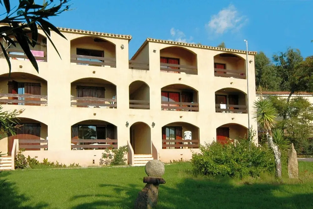 Tiuccia Beachside Apartment for 6
