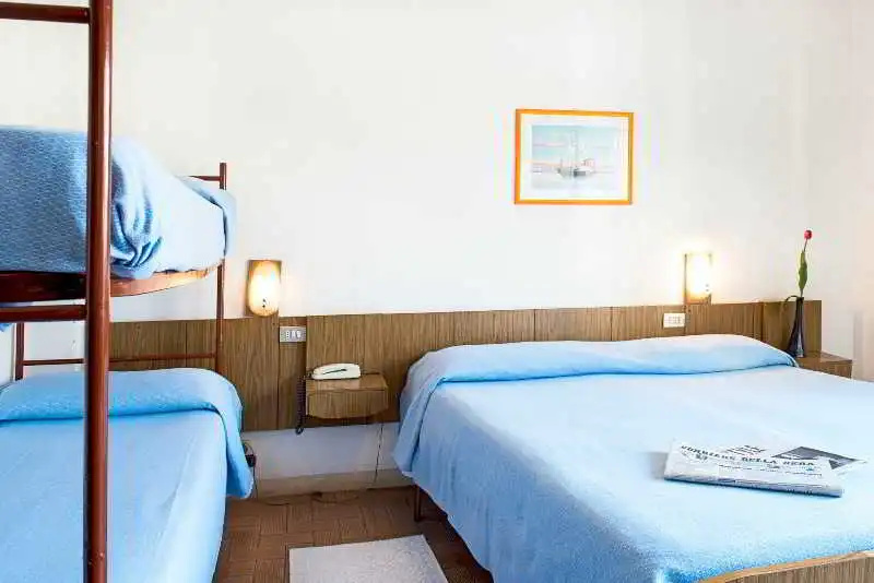 Elite Hotel - Chambres