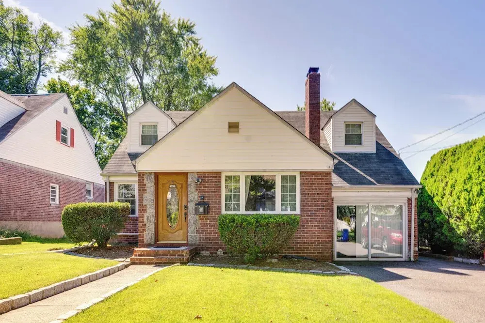 4 Mi to Nyc, Shared Yard: Englewood Apartment!