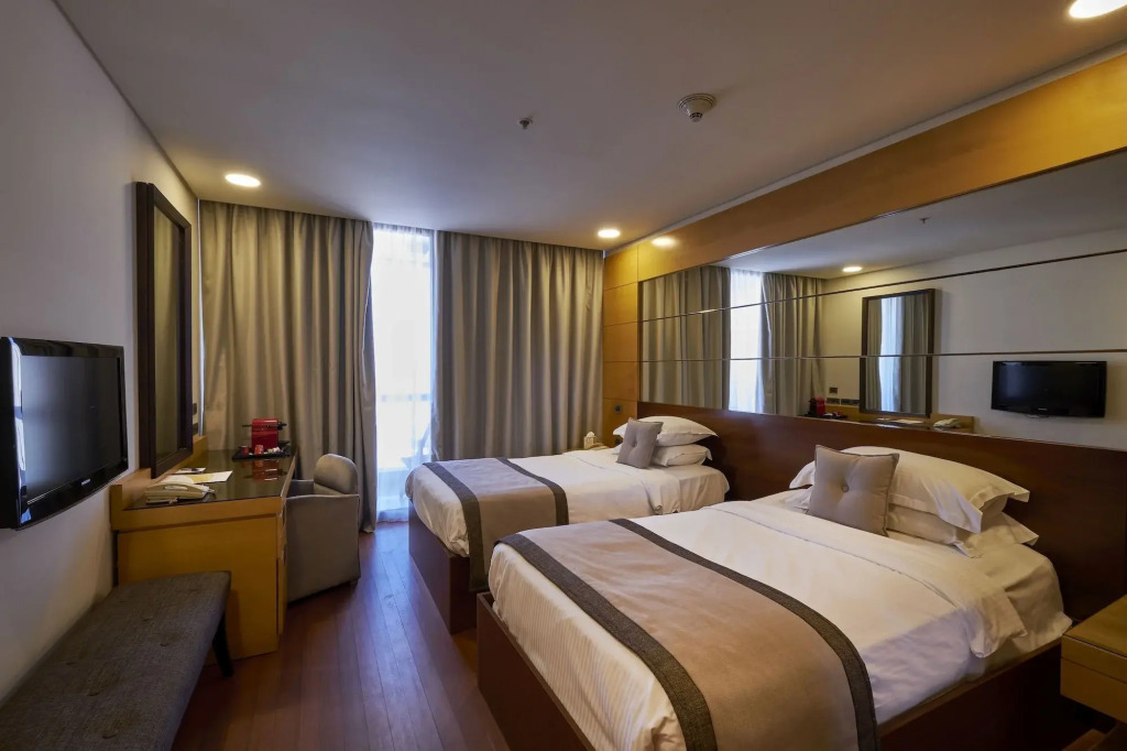 Coral Beach Hotel and Resort Beirut - фото 4