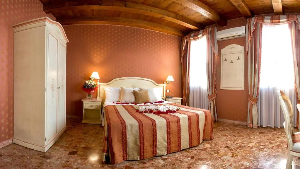 Comfort Double room (full double bed)