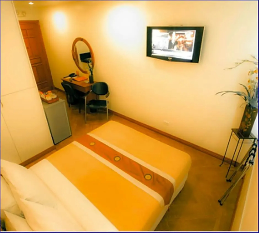 Standard Double room (full double bed)