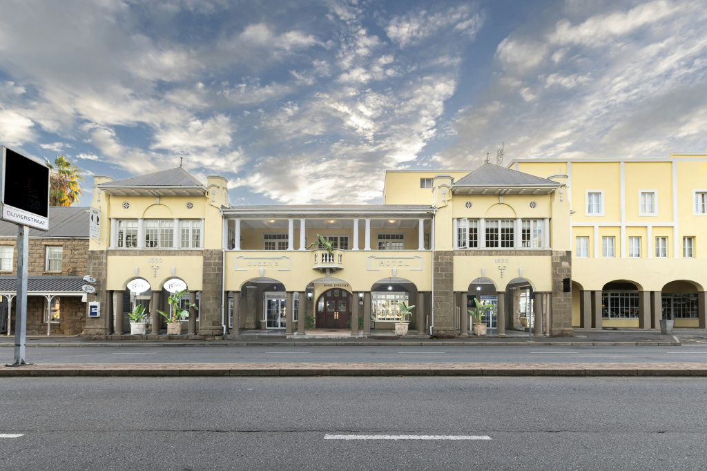 Queen’s Hotel by BON Hotels