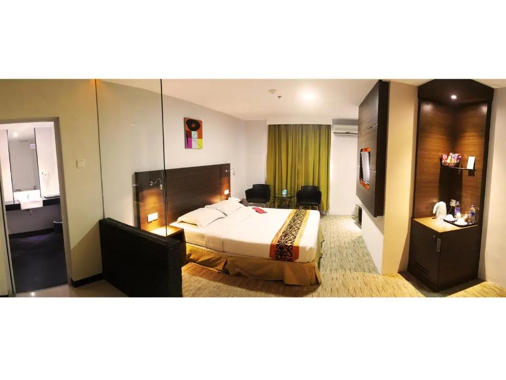 Deluxe Double room (full double bed)