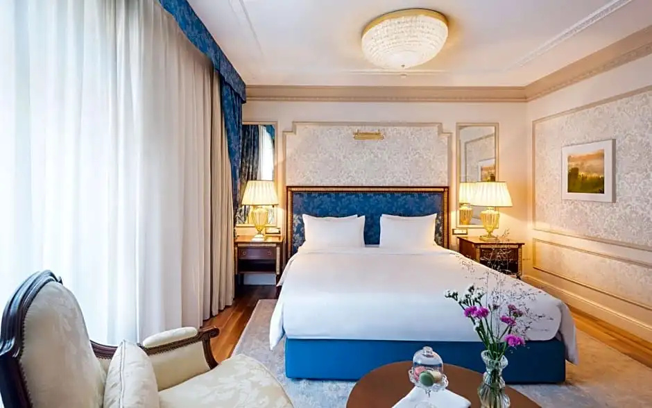 Double room (full double bed)