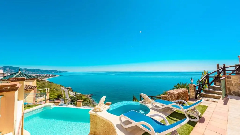 Beach & Waterfront