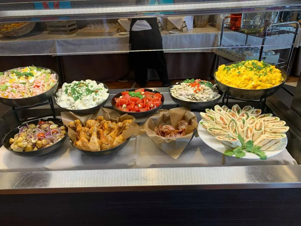 Food & Beverage