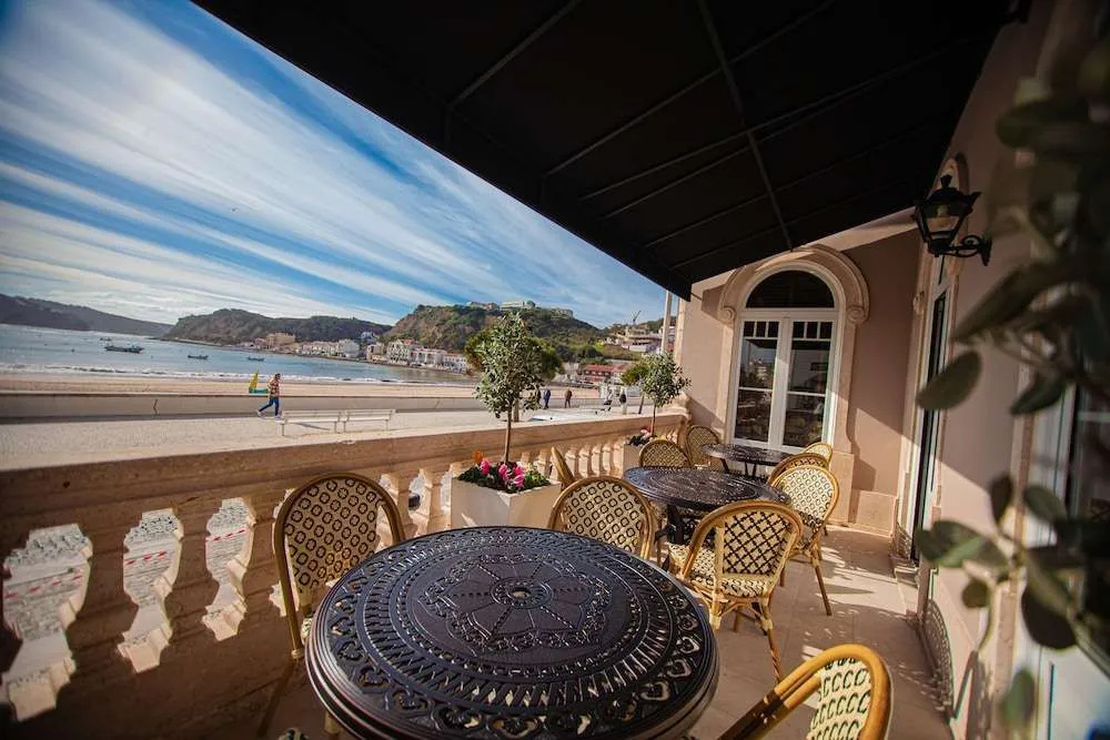 Balcony & Terrace