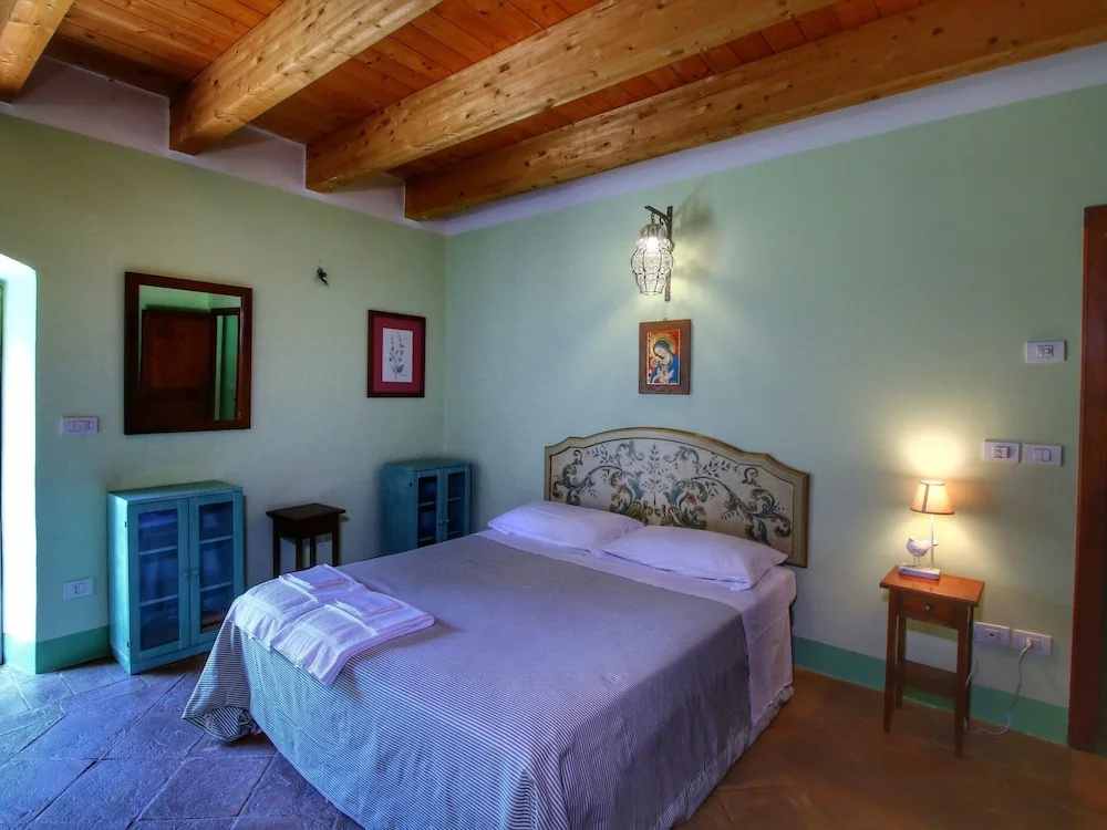 Picturesque Holiday Home in Assisi With Pool — 2