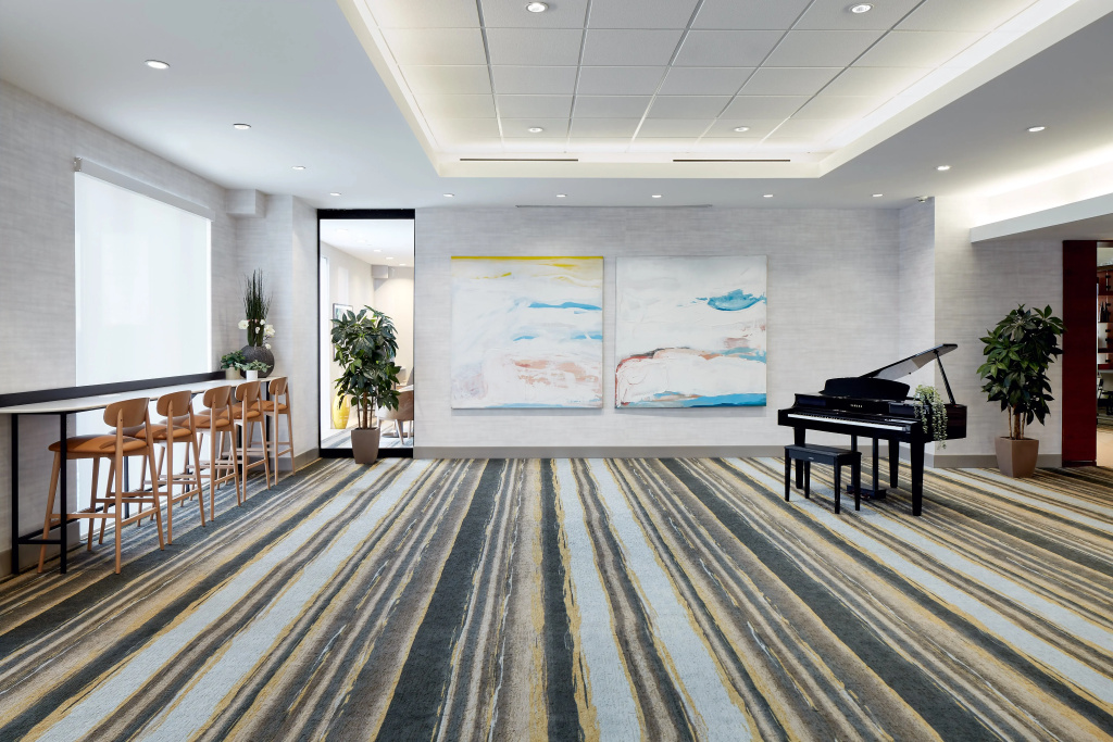 Holiday Inn & Suites Montreal Airport by IHG - Général