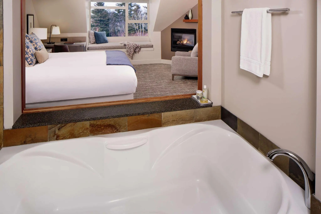 Standard Double room with partial view (full double bed)