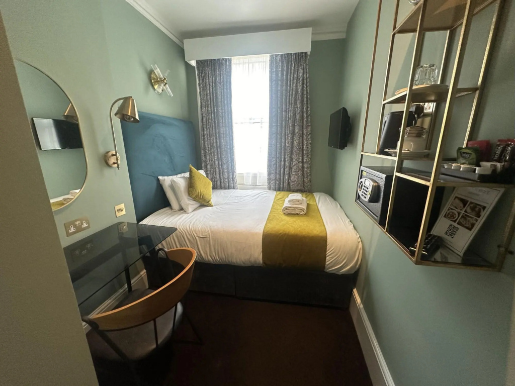 Отель Bloomsbury Palace Hotel в Лондоне