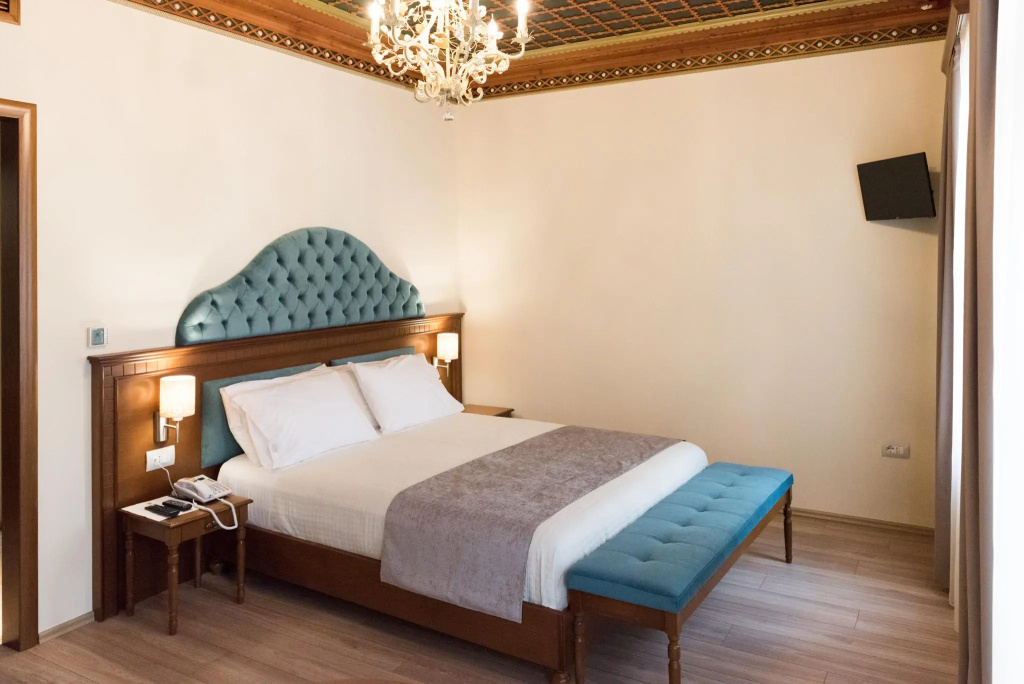 Superior Double room (full double bed)