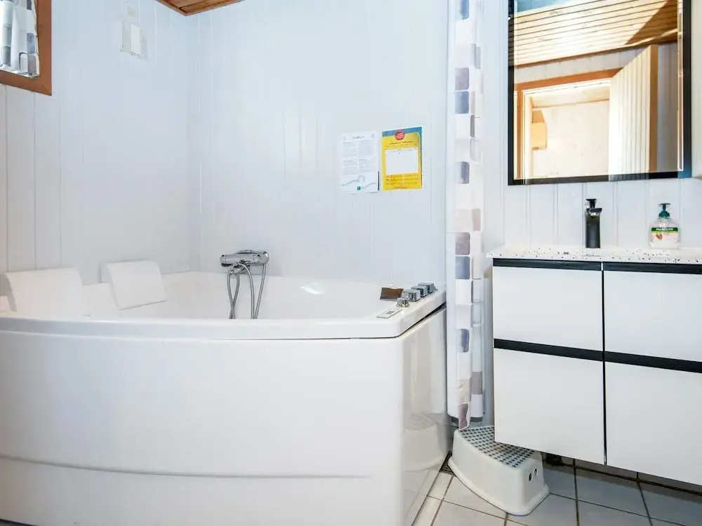 8 Person Holiday Home in Hemmet - фото 4