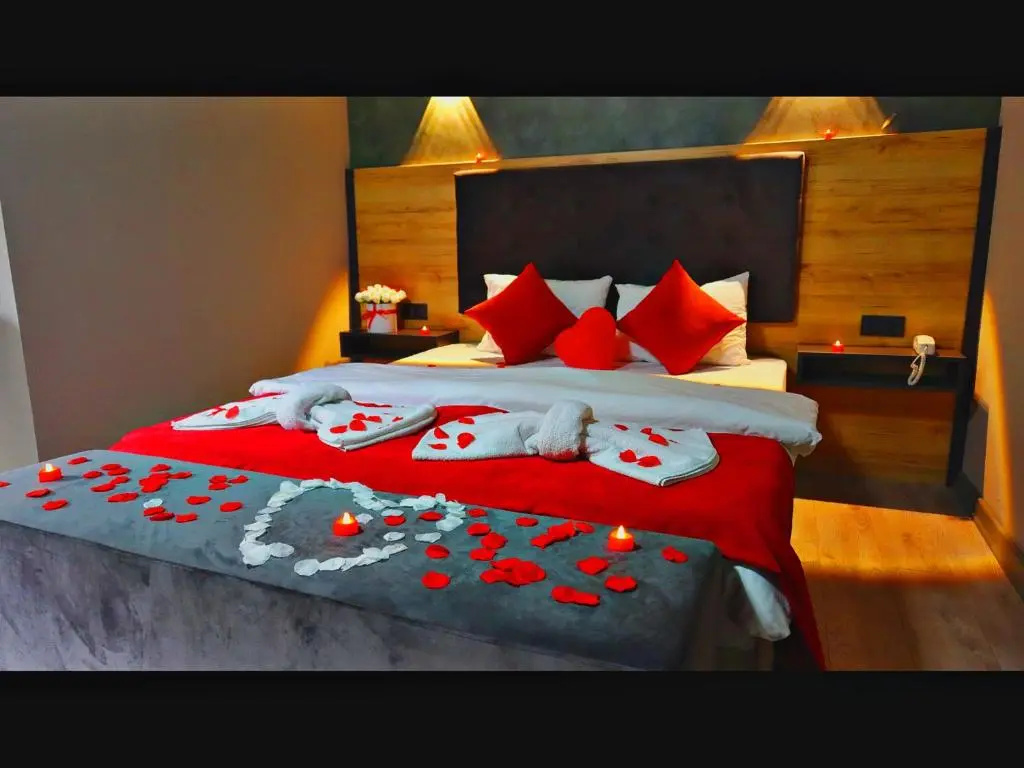 Deluxe Double room with balcony (full double bed)