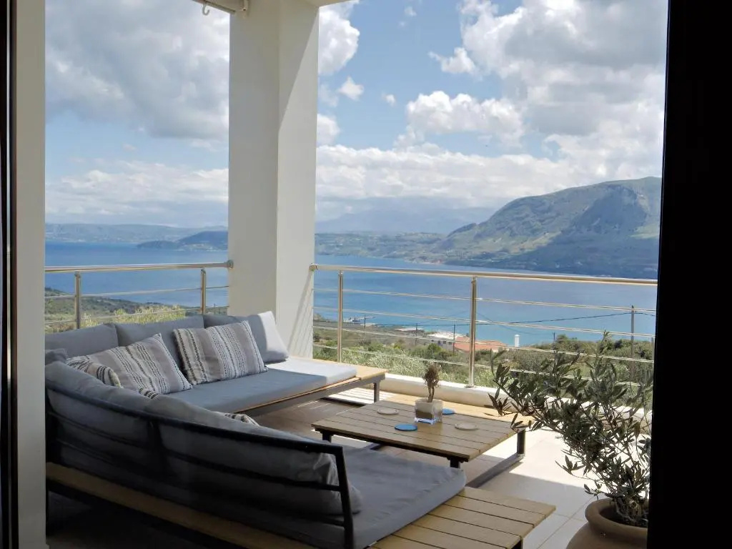 2-Bedroom, Sea-View Apartment - Balcony in Heaven!