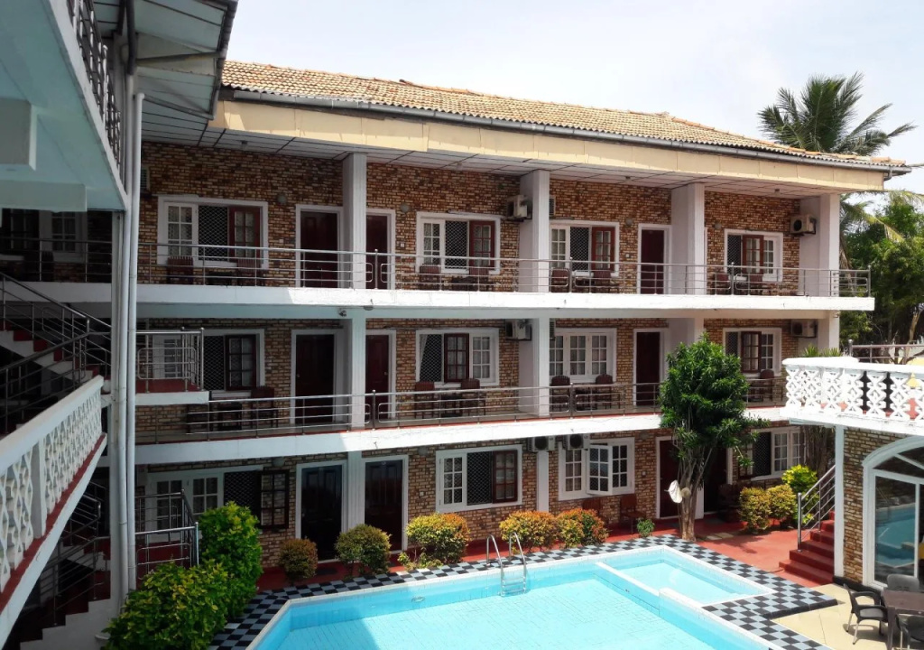 Oasis Beach Resort - 3