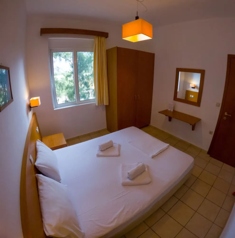 2 Bedrooms Apartment with sea view