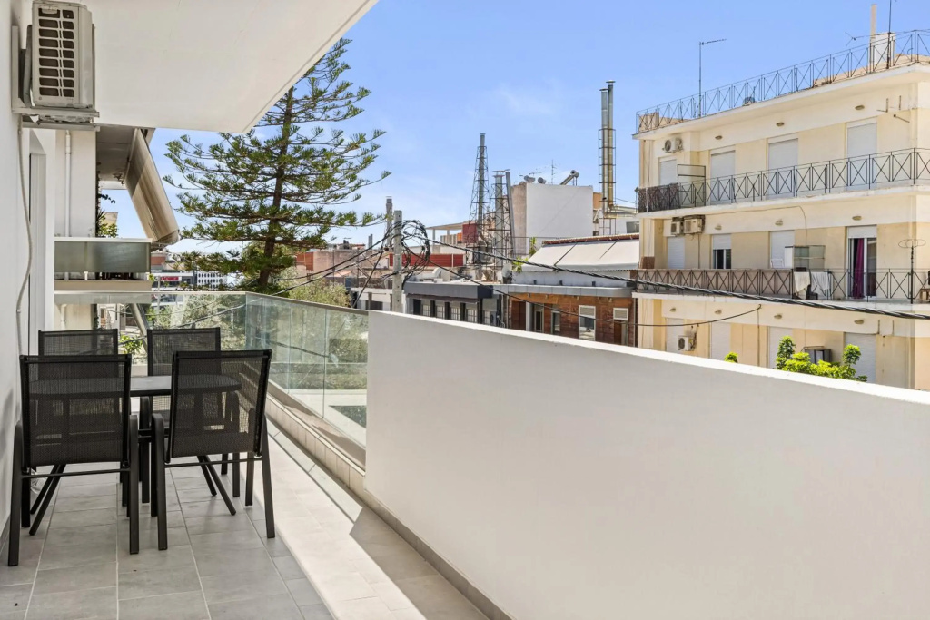BillyMare central Glyfada apartment