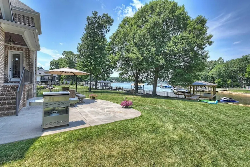 Dock Holiday by Avantstay Custom Home + New Dock