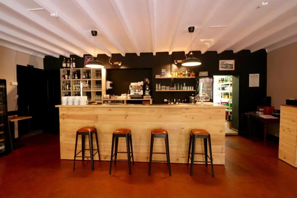 Food & Beverage